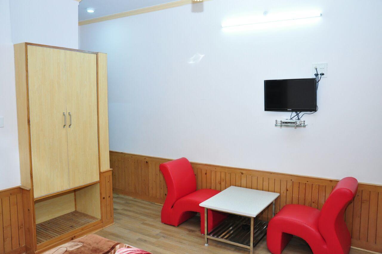 Sara Hotel Narkanda Eksteriør billede