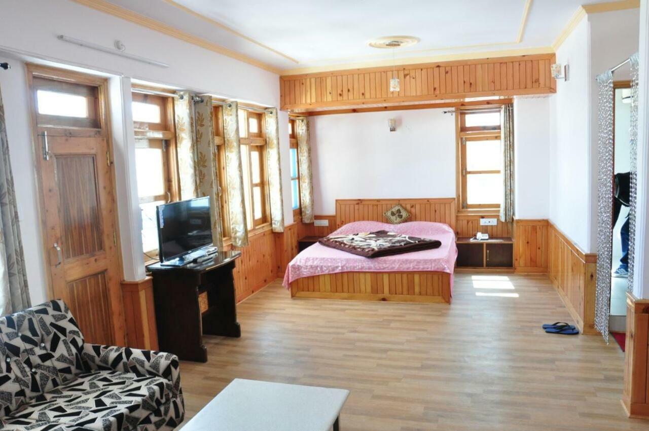Sara Hotel Narkanda Eksteriør billede